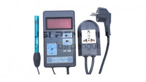 Alat Pengontrol Konduktivitas Digital AMTAST CD-208