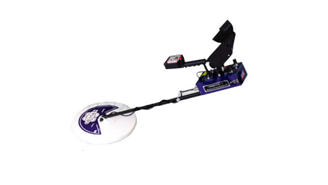 Alat Pendeteksi Logam Profesional TM88